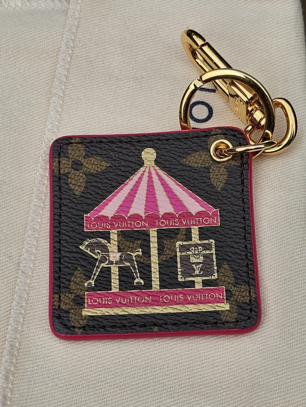 Louis Vuitton Illustrate Bag Charm Pink